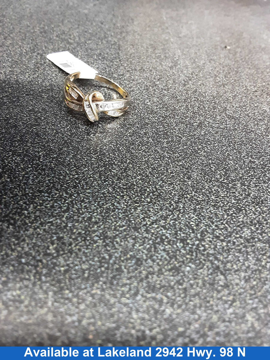 Women's Ring - Yellow Gold 14k (.585) 2.7 grams Size 7.5