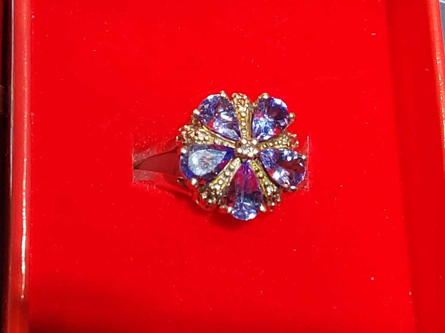 Women's Ring - Silver 3.8 grams Size 7