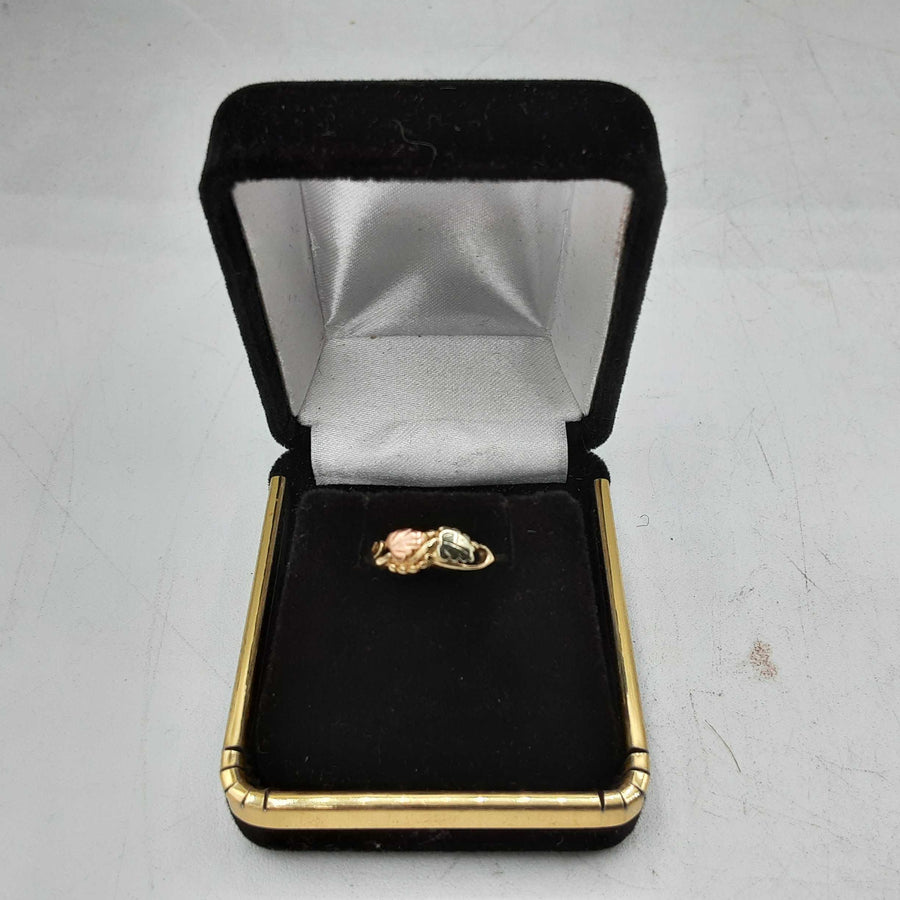 Women's Ring - Black Hills Gold 10k (.417) 1.1 grams Size 5