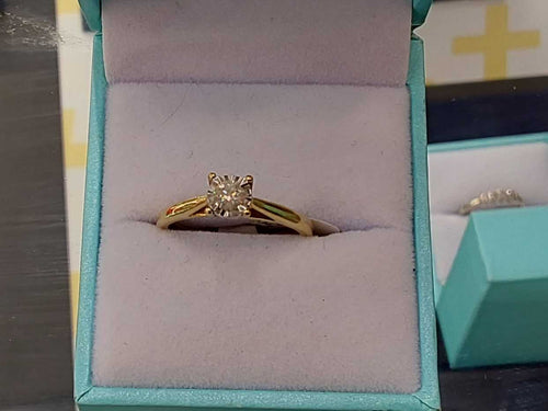 Women's Ring - Solitaire - Yellow Gold 10k (.417) 2.2 Grams Size 7
