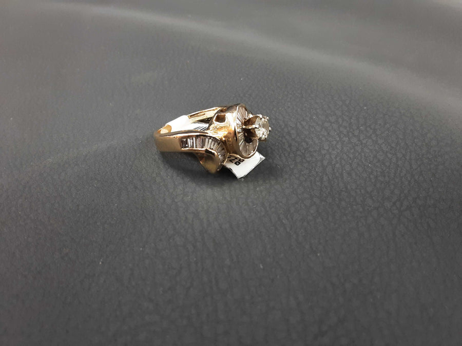 Women's Ring - Yellow Gold 14k (.585) 6.9 grams Size 7
