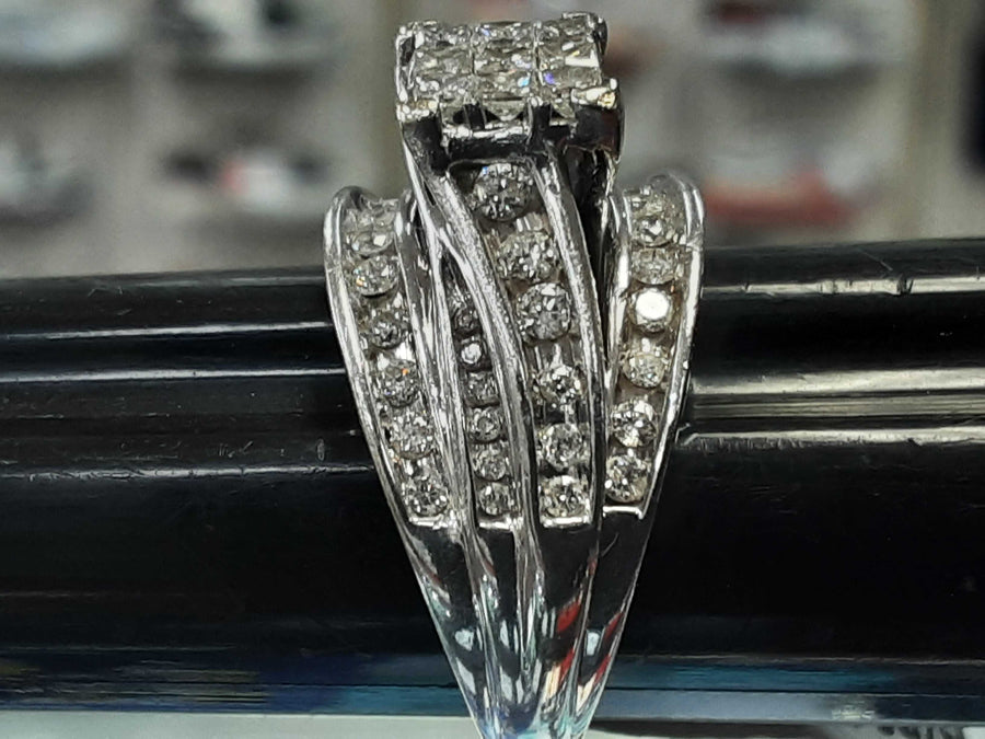 Women's Ring - White Gold 14k (.585) 7.5 grams Size 6