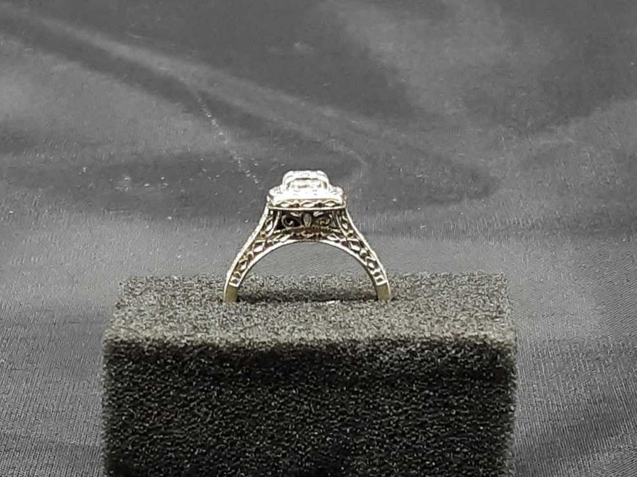Women's Ring - White Gold 14k (.585) 4.5 grams Size 7