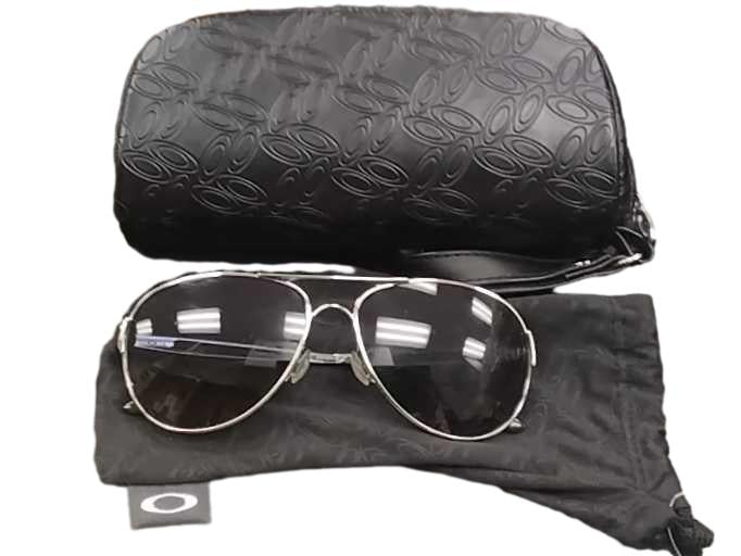 Oakley 137 Silver