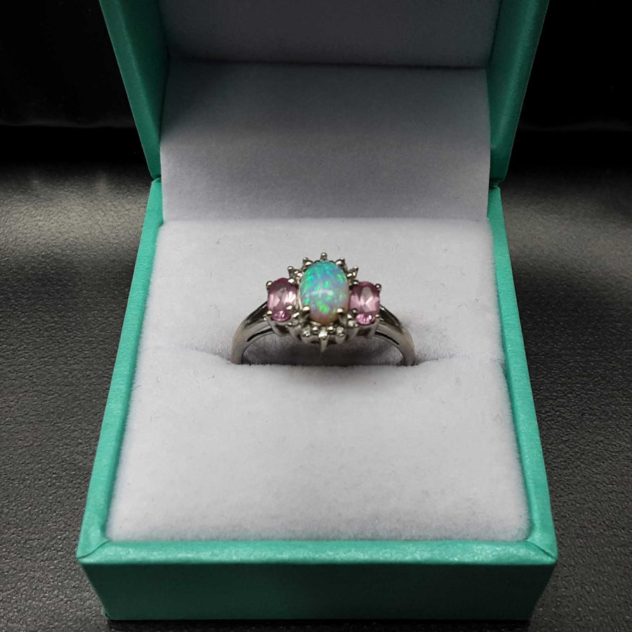 Women's Ring - White Gold 10k (.417) 2.6 grams Size 6