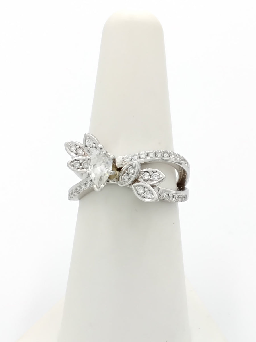 Women's Ring - White Gold 14k (.585) 6.3 grams Size 7
