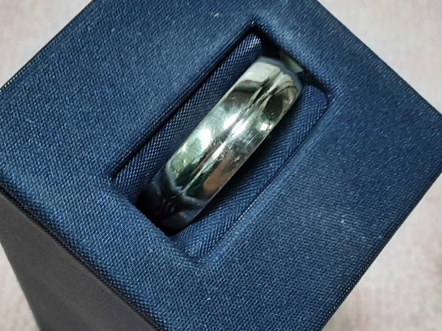 Ring - Wedding Band - White Gold 14k (.585) 8.7 grams Size 9