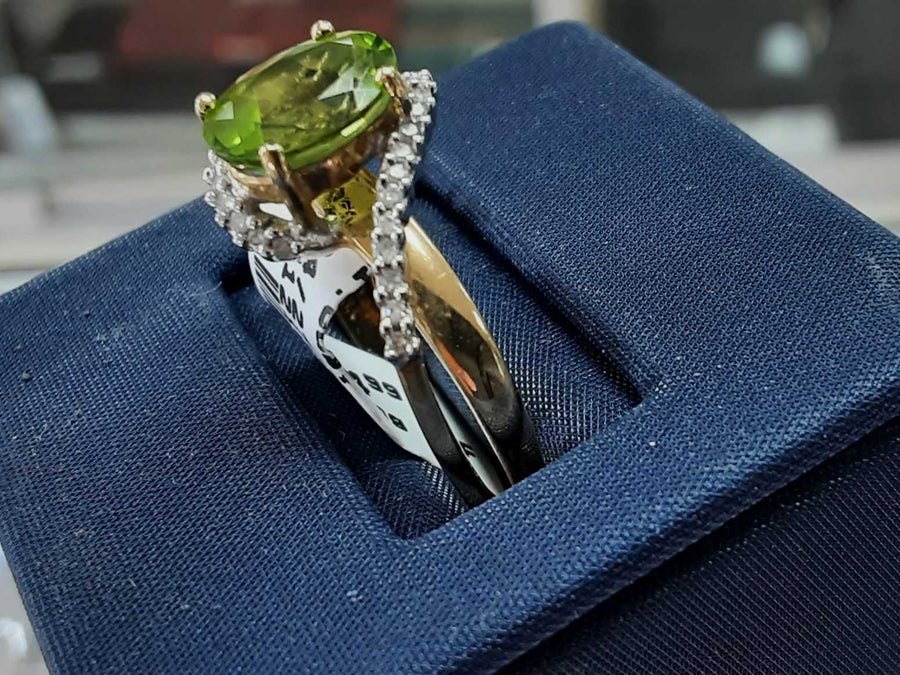 Women's Ring - Yellow Gold 14k (.585) 3.3 grams Size 20