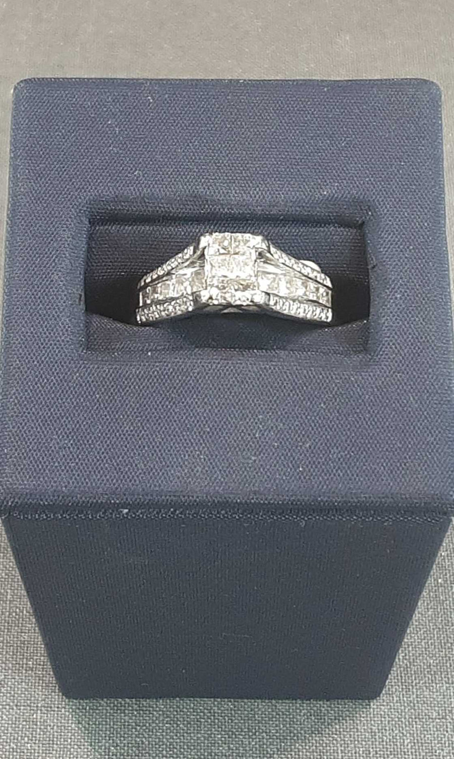 Women's Ring - White Gold 14k (.585) 4.3 grams Size 8