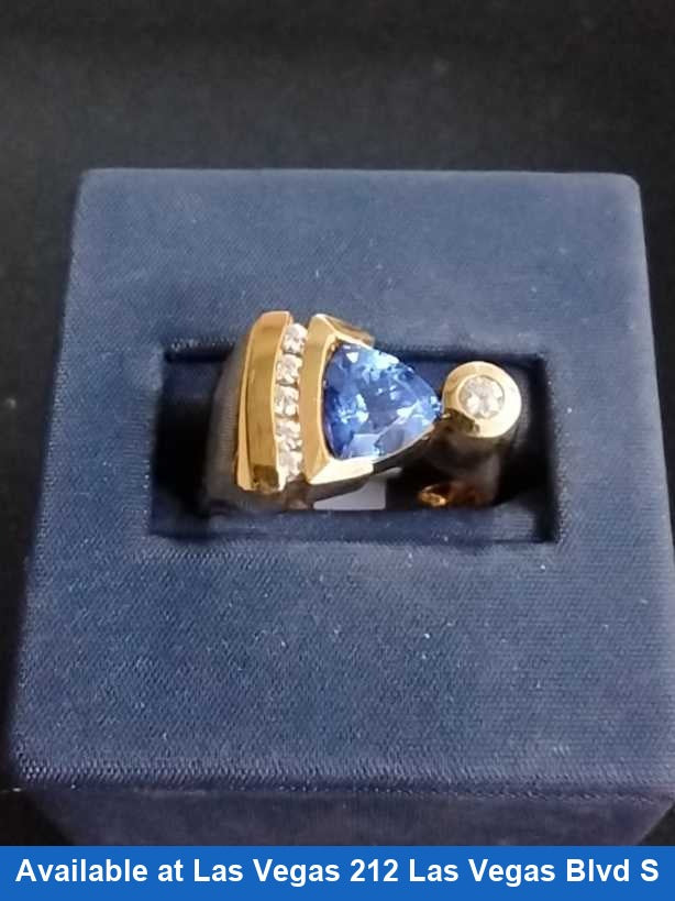 Women's Ring - Yellow Gold 18k (.750) 11 grams Size 20