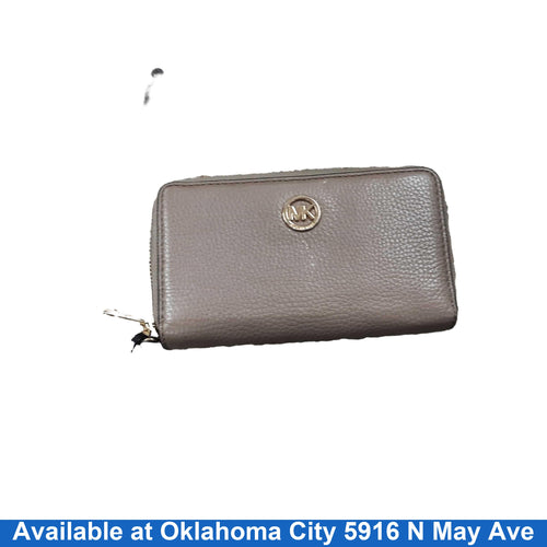 Michael Kors Av-1605 Beige / Tan Wallet