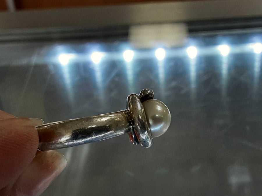 Women's Ring - Silver 9 grams Size 7.5