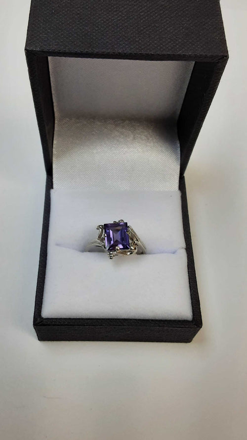 Women's Ring - White Gold 10k (.417) 2.3 grams Size 6