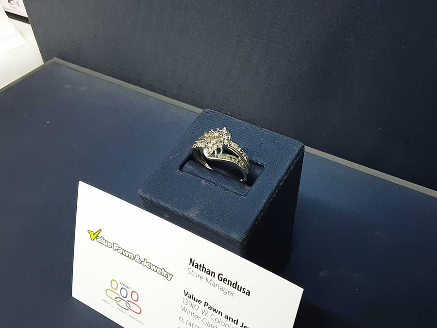 Women's Ring - White Gold 10k (.417) 2.6 grams Size 8