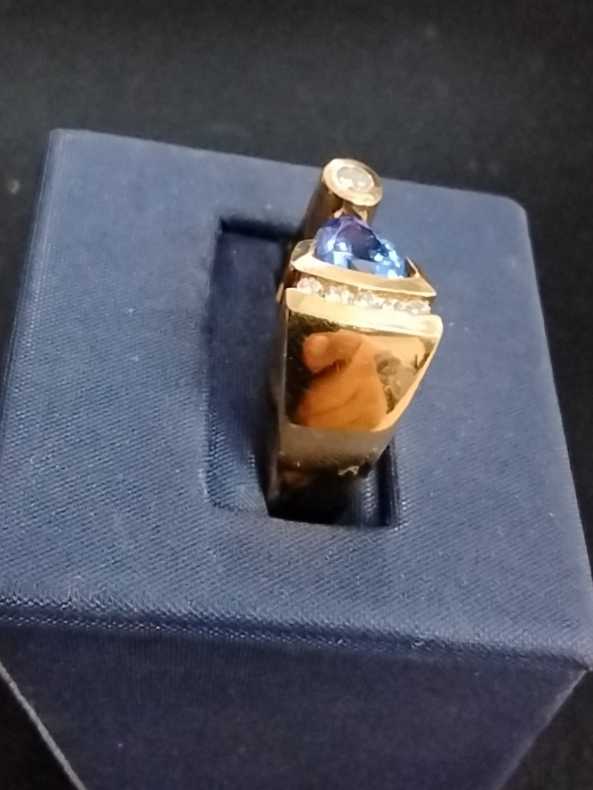 Women's Ring - Yellow Gold 18k (.750) 11 grams Size 20