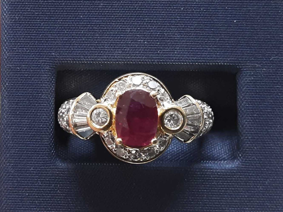 Women's Ring - Yellow Gold 18k (.750) 5.2 grams Size 20