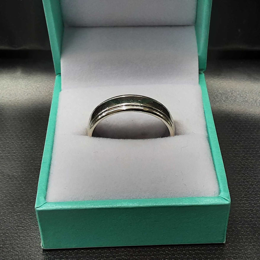 Men's Ring - White Gold 14k (.585) 8 grams Size 9