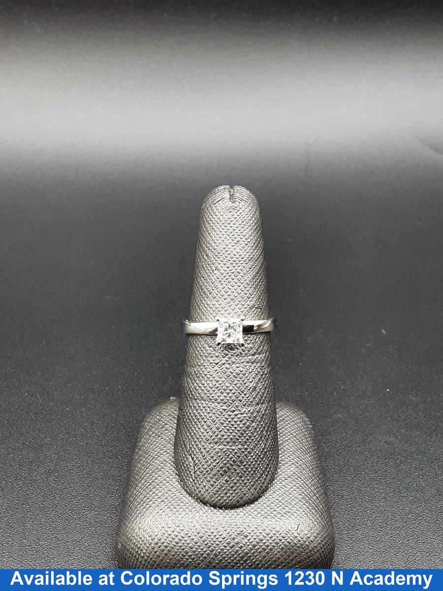 Women's Ring - Solitaire - White Gold 14k (.585) 3.4 grams Size 7