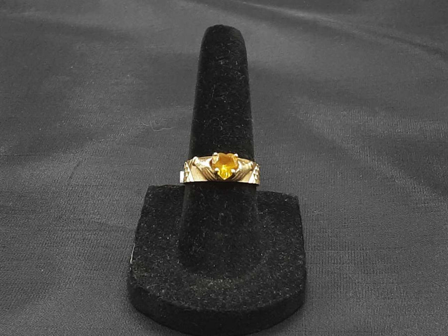 Women's Ring - Yellow Gold 14k (.585) 3.6 grams Size 6.5