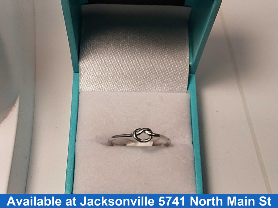 Women's Ring - Silver 1.1 grams Size 9