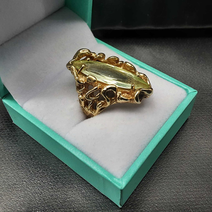 Women's Ring - Yellow Gold 14k (.585) 14 grams Size 6