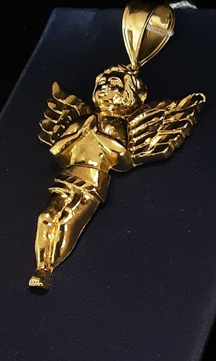 Religious Pendant - Yellow Gold 10k (.417) 4.7 grams