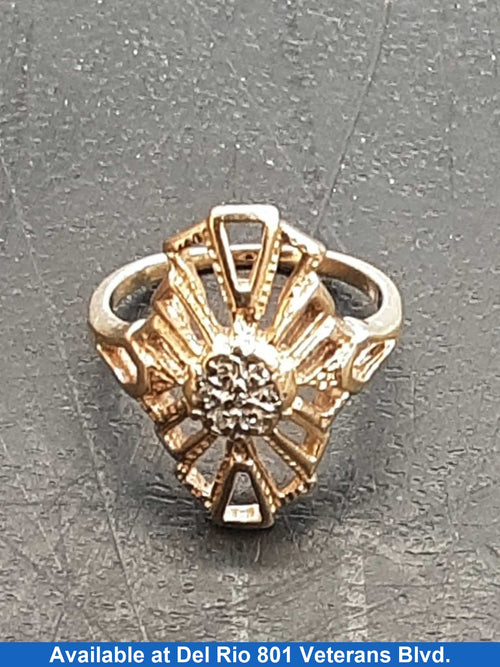 Women's Ring - Yellow Gold 10k (.417) 2.2 grams Size 3.5