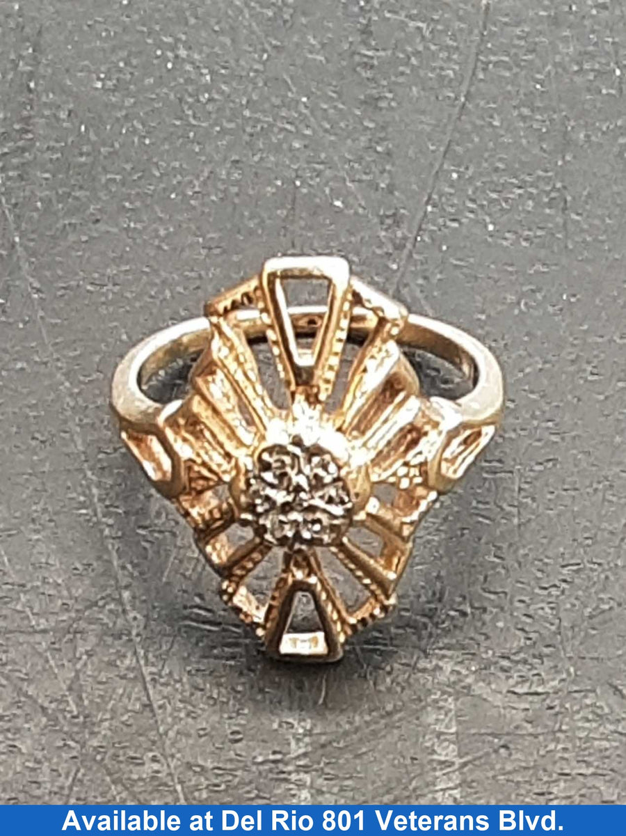 Women's Ring - Yellow Gold 10k (.417) 2.2 grams Size 3.5