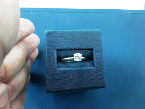 Women's Ring - Solitaire - Platinum 3.2 grams Size 7