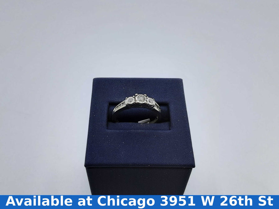 Women's Ring - White Gold 10k (.417) 2.9 grams Size 7