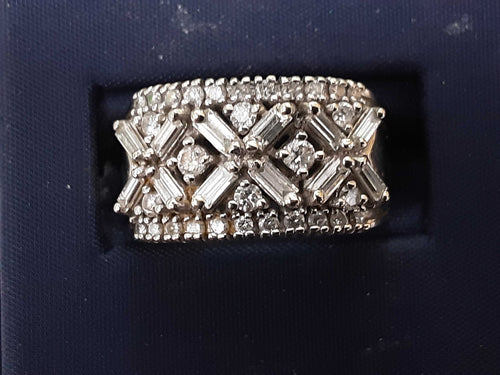 Women's Ring - White Gold 14k (.585) 8.2 grams Size 7.5