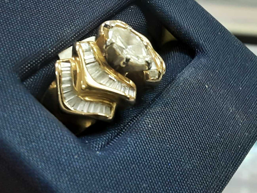 Women's Ring - Yellow Gold 14k (.585) 6.8 grams Size 7