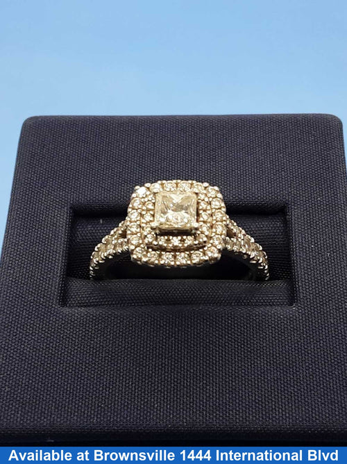 Women's Ring - Platinum 7.4 grams Size 8