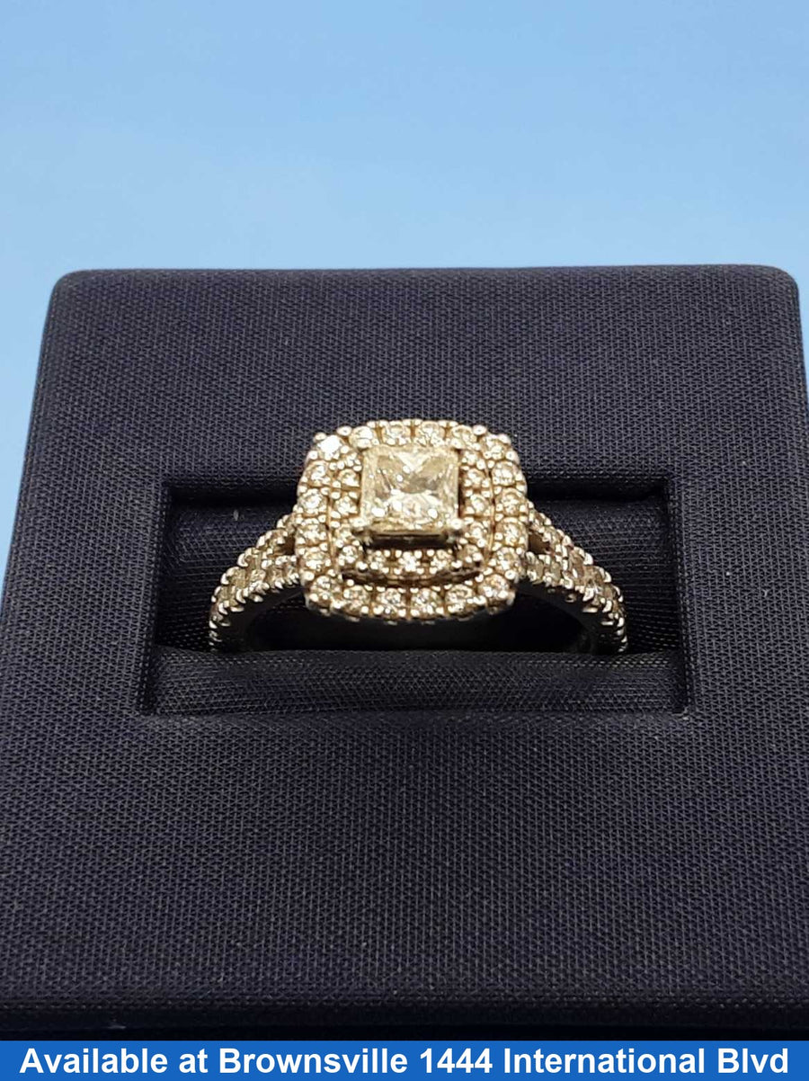 Women's Ring - Platinum 7.4 grams Size 8