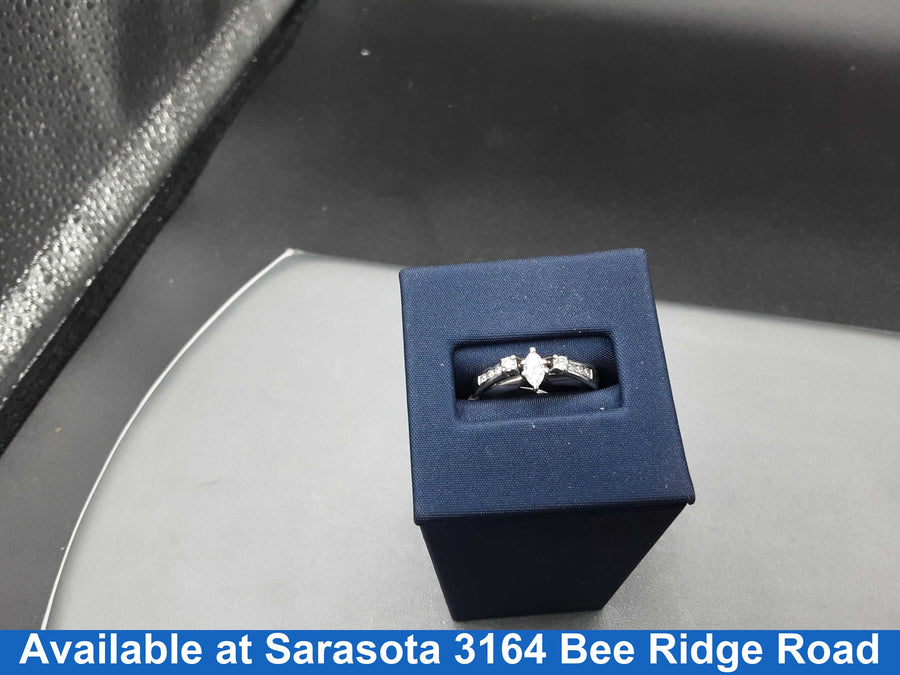 Women's Ring - White Gold 14k (.585) 3.5 grams Size 6.5