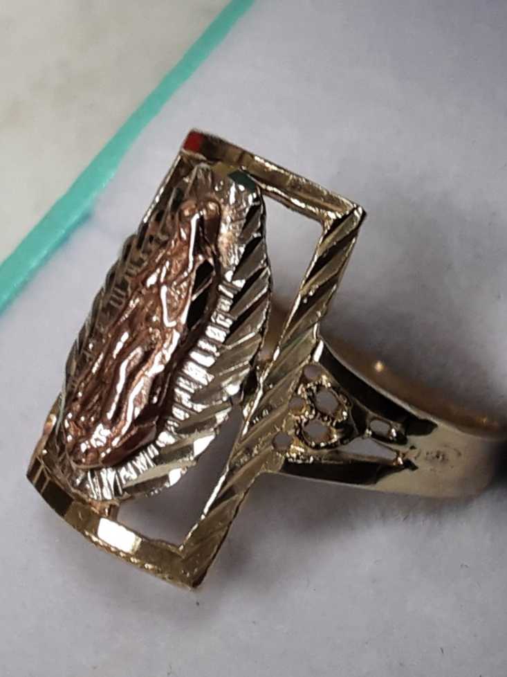 Women's Ring - Tricolor Gold 10k (.417) 2.8 grams Size 8