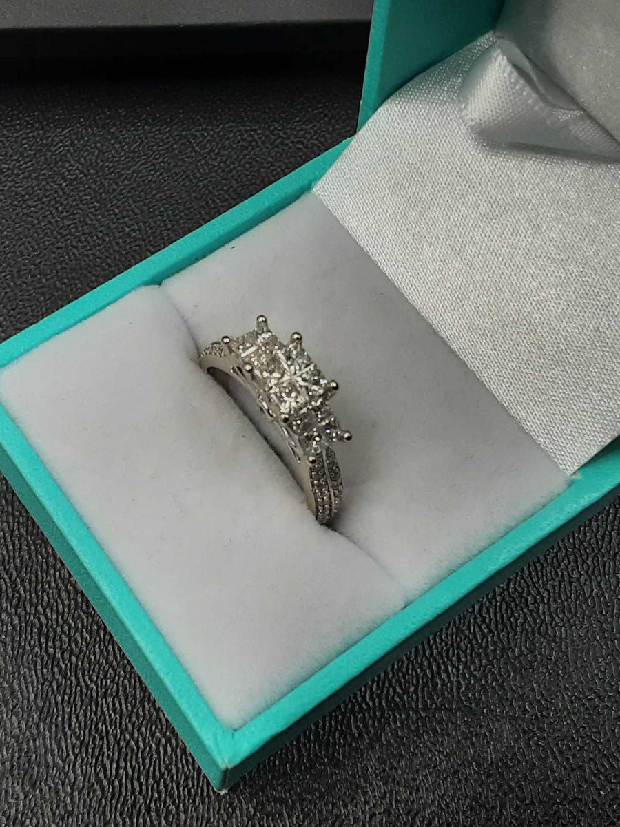 Ring - Engagement Set - White Gold 18k (.750) 4.1 grams Size 7