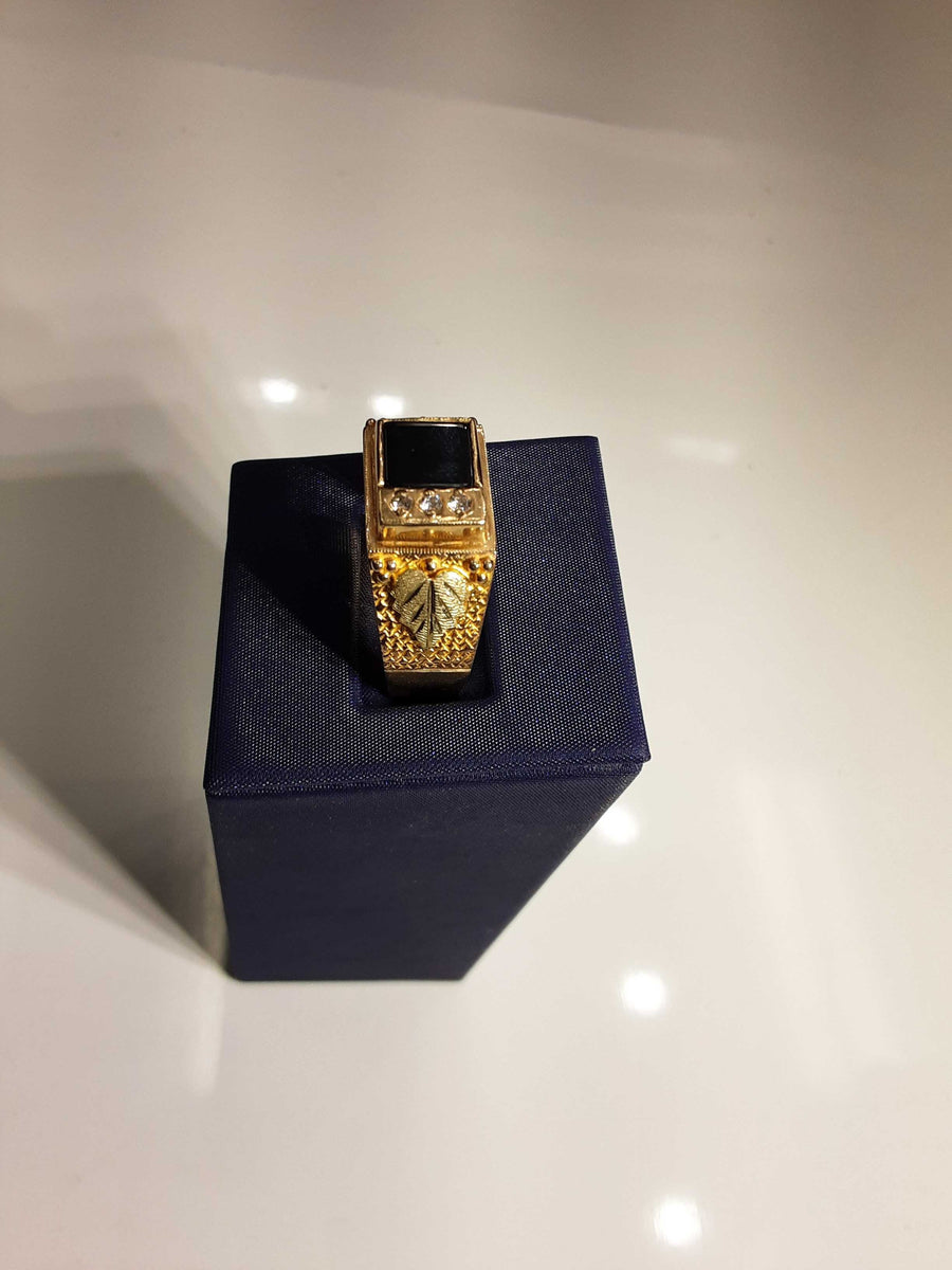 Women's Ring - Solitaire - Yellow Gold 10k (.417) 11.3 grams Size 13
