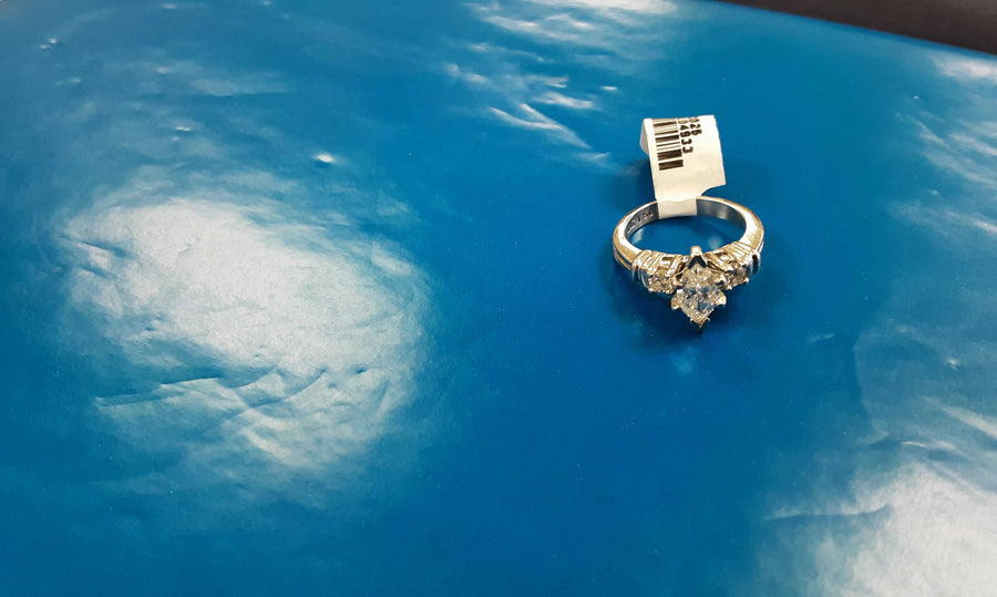Platinum 6.8 grams Size 4.5