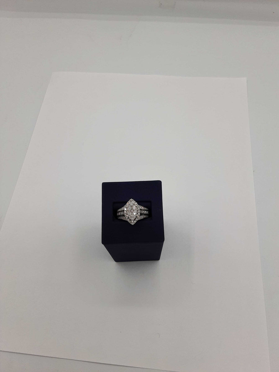 Women's Ring - White Gold 10k (.417) 6.6 grams Size 9.5