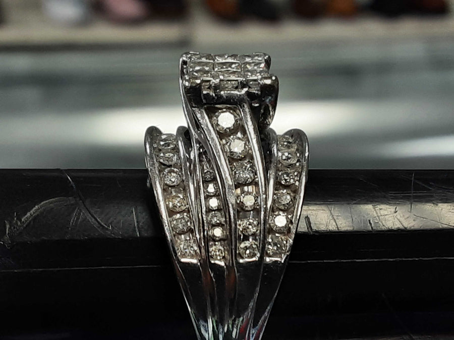 Women's Ring - White Gold 14k (.585) 7.5 grams Size 6