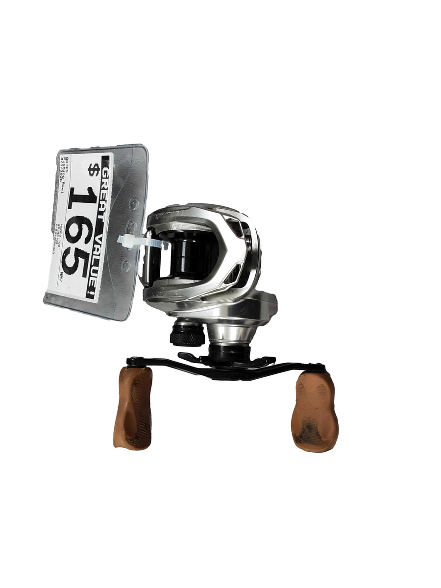Bates Hundo 100 Gray Fishing Reel