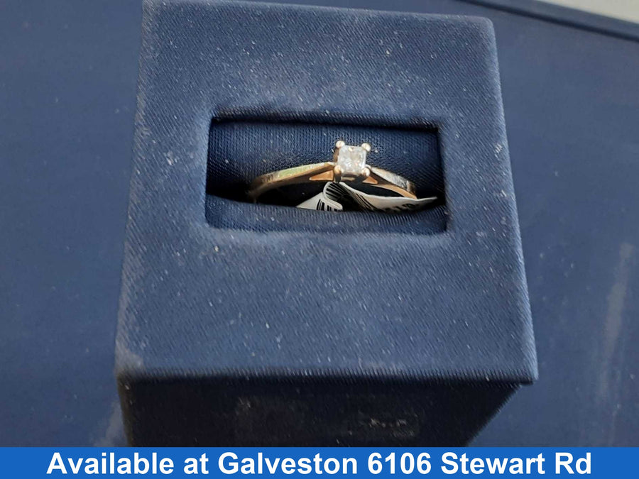 Women's Ring - Solitaire - Yellow Gold 14k (.585) 1.8 grams Size 7
