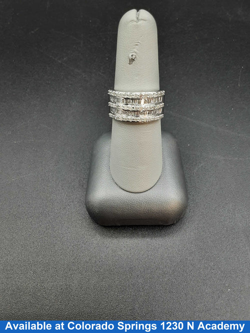 Women's Ring - White Gold 10k (.417) 4.4 grams Size 7