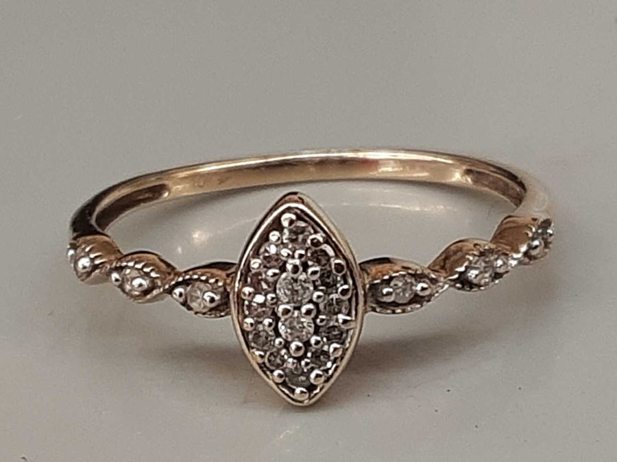 Women's Ring - Yellow Gold 10k (.417) 1.2 grams Size 7.5