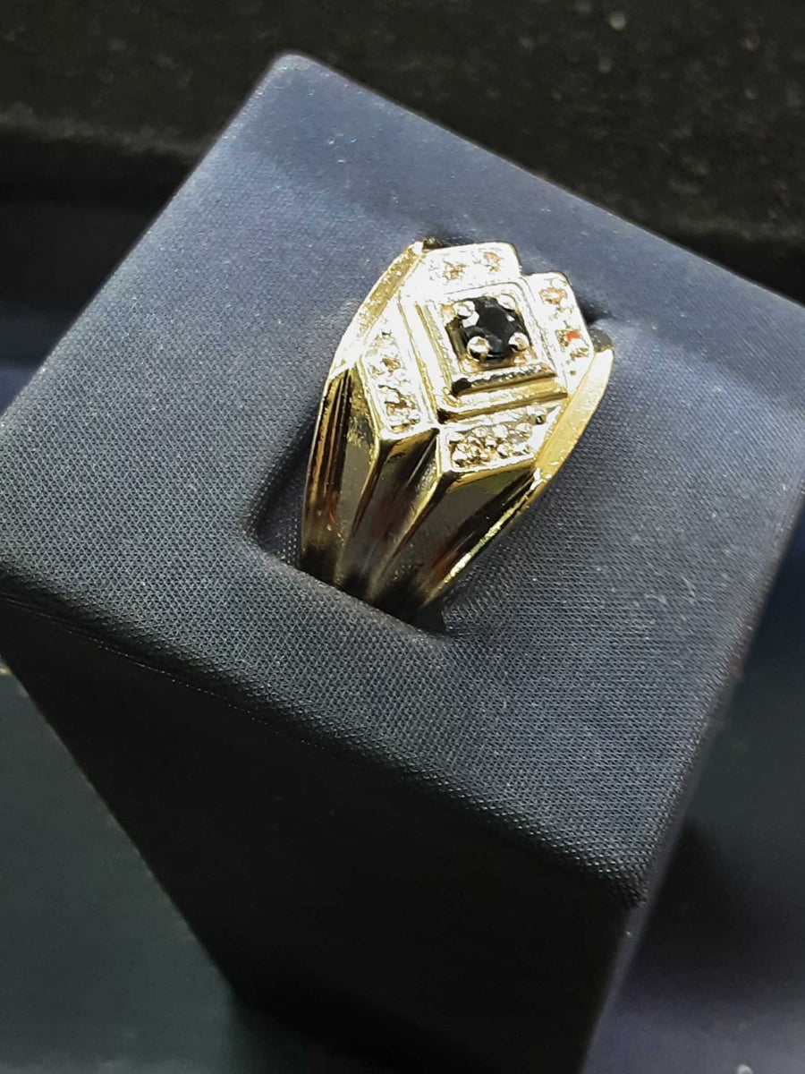 Men's Ring - Yellow Gold 10k (.417) 8.2 grams Size 7