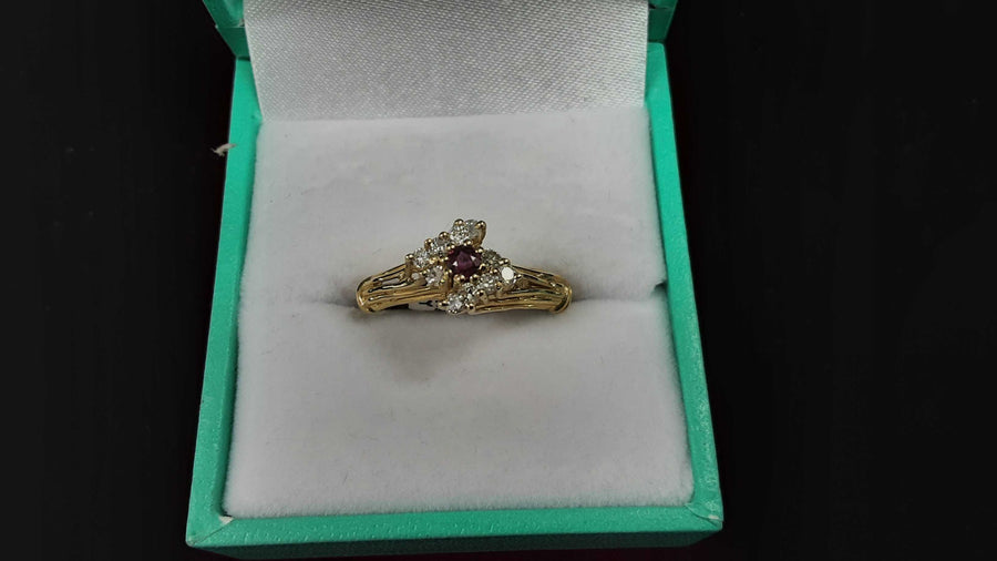 Women's Ring - Yellow Gold 14k (.585) 2.5 grams Size 7