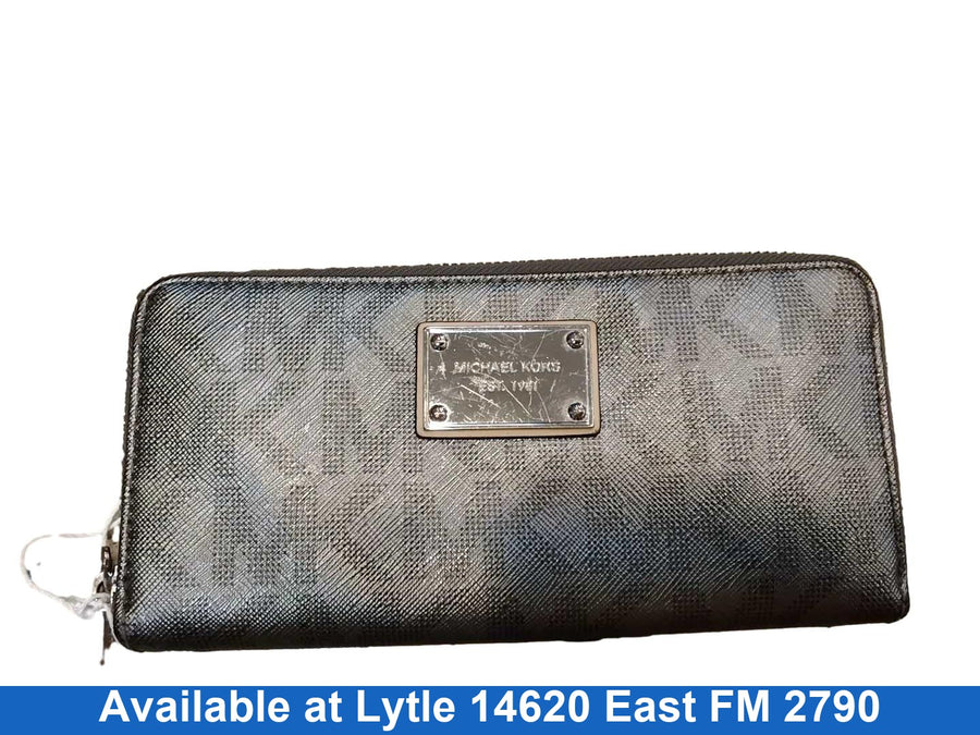 Michael Kors N/v Silver Wallet
