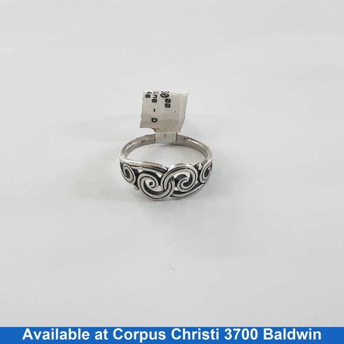 Women's Ring - Silver 3.4 grams Size 20