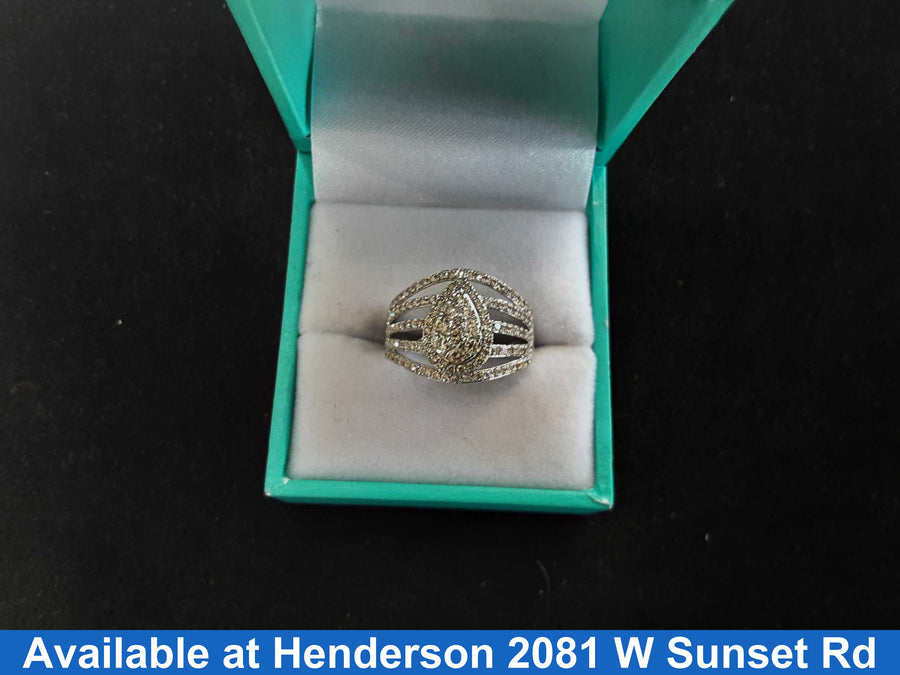 Women's Ring - White Gold 18k (.750) 3.8 grams Size 6.5